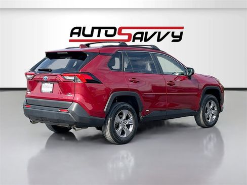 Used 2022 Toyota RAV4 LE image 7