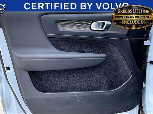 Used 2025 Volvo XC40 B5 Plus AWD/4WD image 22