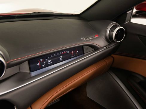 Certified 2023 Ferrari Portofino M RWD image 31