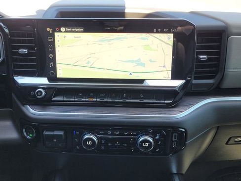 New 2026 GMC Sierra 1500 SLT AWD/4WD image 13