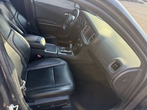 Used 2019 Dodge Charger SXT w/ Leather Interior Group RWD image 13