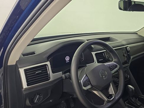 Used 2022 Volkswagen Atlas SE w/ Panoramic Sunroof Package AWD/4WD image 11