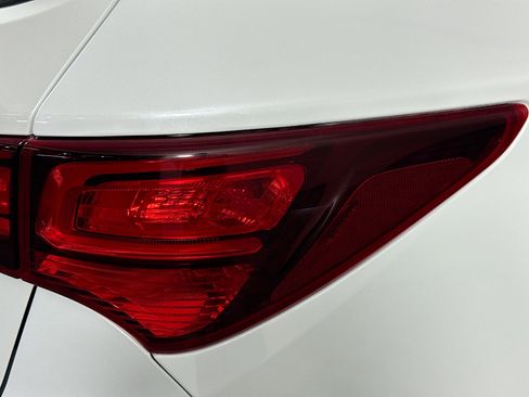 Used 2017 Hyundai Santa Fe Sport image 32