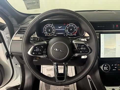 Certified 2026 Jaguar F-PACE R-Dynamic S AWD/4WD image 15