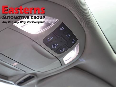 Used 2023 Chrysler Pacifica Limited FWD image 20