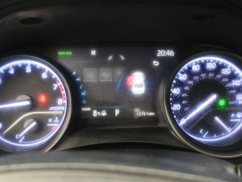 Used 2021 Toyota Camry SE w/ Cold Weather Package image 9