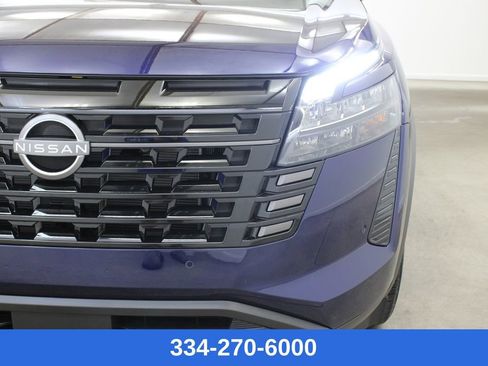 New 2026 Nissan Pathfinder SV image 7