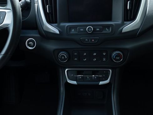 Used 2024 GMC Terrain SLE AWD/4WD image 18