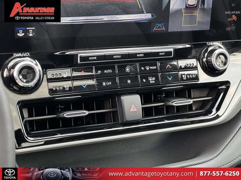 Used 2022 Toyota Highlander Platinum AWD/4WD image 36
