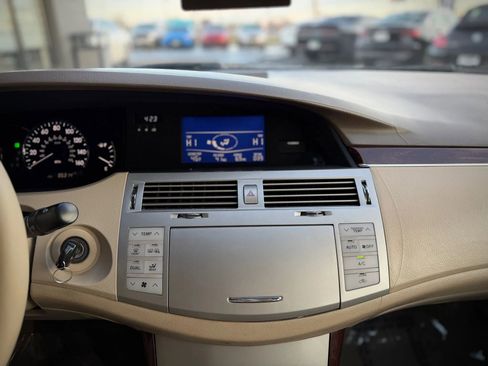 Used 2010 Toyota Avalon XLS image 13
