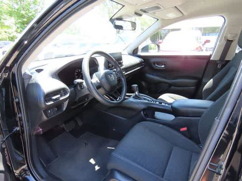 Used 2024 Honda HR-V LX image 2