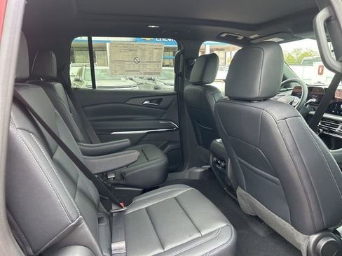 New 2026 Chevrolet Traverse LT w/ Sun and Wheel Package FWD image 33