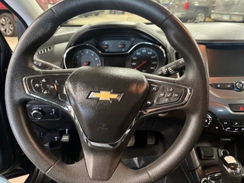 Used 2017 Chevrolet Cruze LT w/ Convenience Package image 16