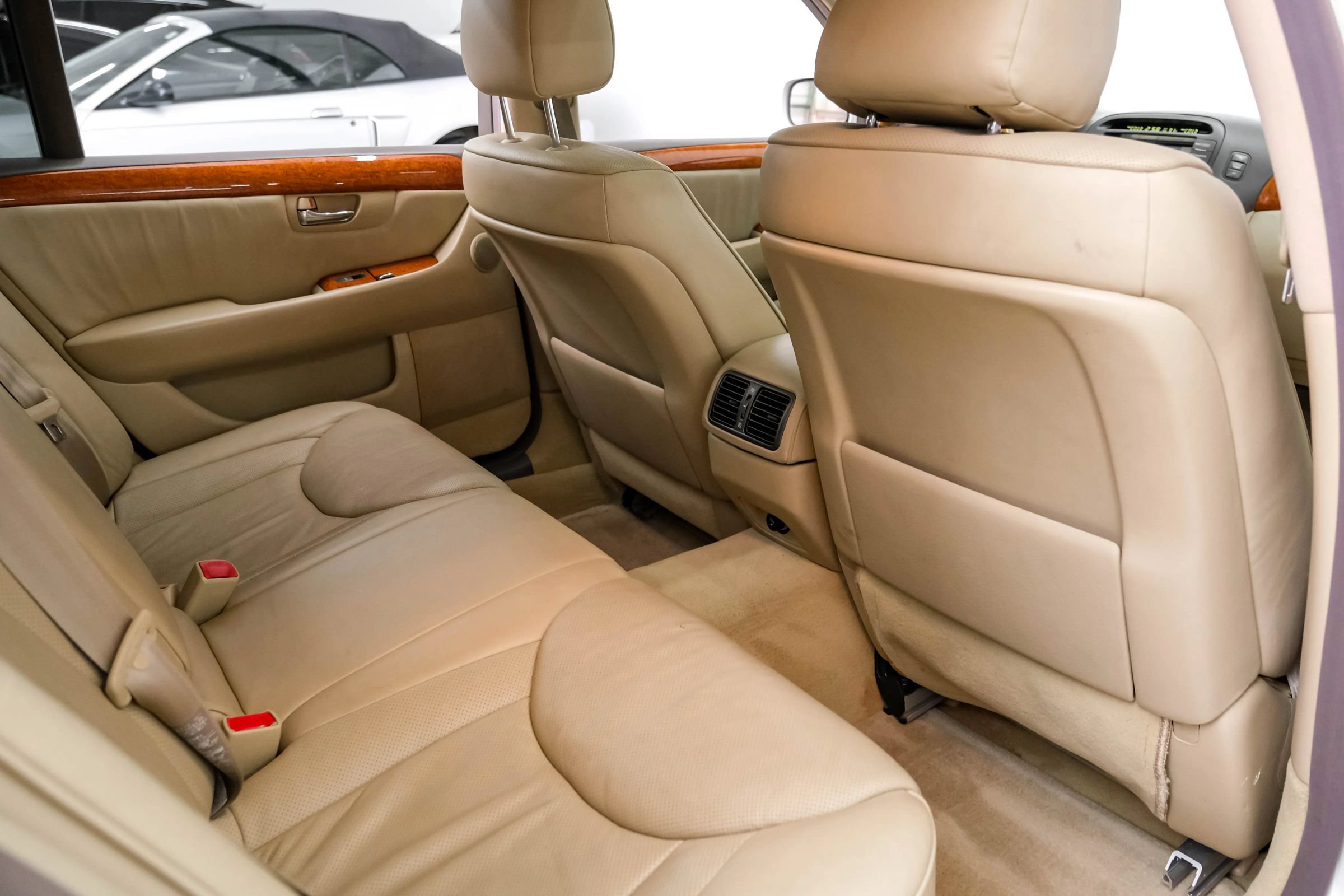 Used 2006 Lexus LS 430 w/ Modern Luxury Pkg RWD image 39