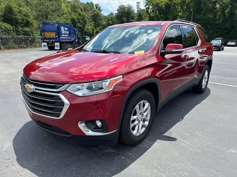 Used 2020 Chevrolet Traverse LT FWD image 1