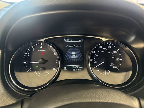 Used 2014 Nissan Rogue SV FWD image 18