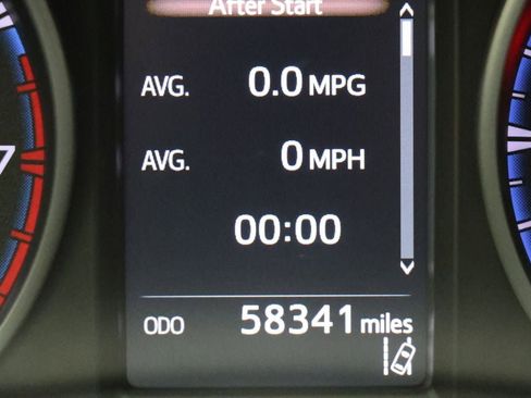 Used 2018 Toyota RAV4 LE image 17