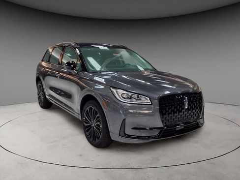 New 2025 Lincoln Corsair Reserve w/ Equipment Group 202A image 3