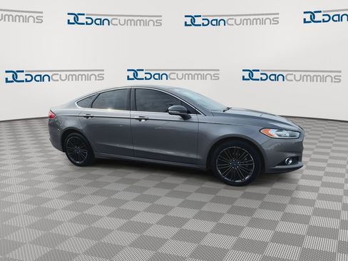 Used 2014 Ford Fusion SE w/ Equipment Group 202A FWD image 9