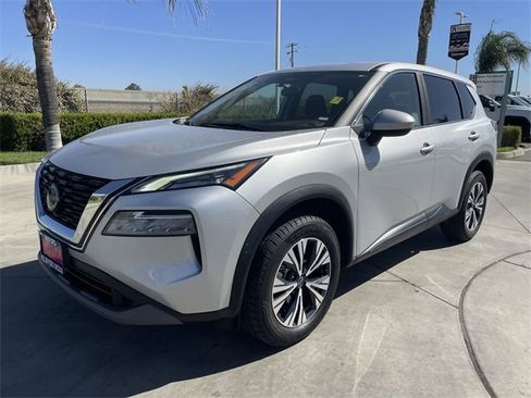 Used 2023 Nissan Rogue SV image 1