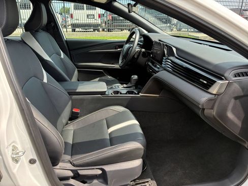 Used 2026 Toyota Camry SE FWD image 31