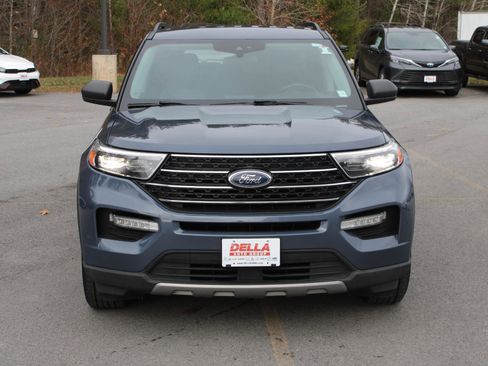 Used 2021 Ford Explorer XLT w/ Equipment Group 202A image 2