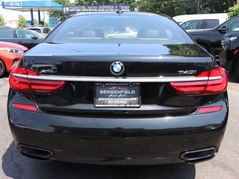 Used 2018 BMW 740i xDrive image 4