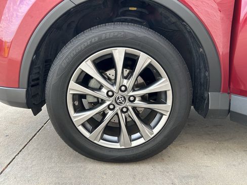 Certified 2018 Toyota RAV4 Limited image 11
