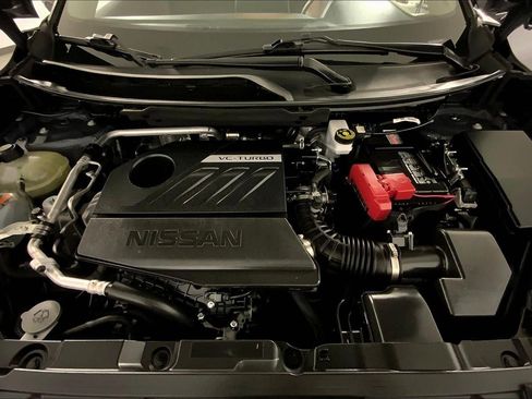 Used 2025 Nissan Rogue SV image 10