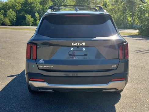 Used 2024 Kia Sorento S w/ Panoramic Sunroof Package AWD/4WD image 6
