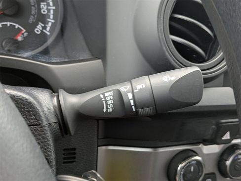 Used 2023 Toyota Tacoma TRD Sport image 28