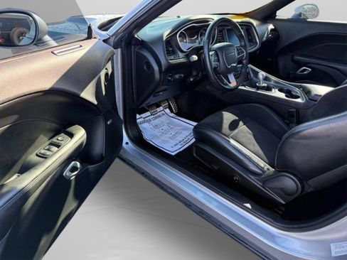 Used 2016 Dodge Challenger R/T Scat Pack w/ Leather Interior Group RWD image 14