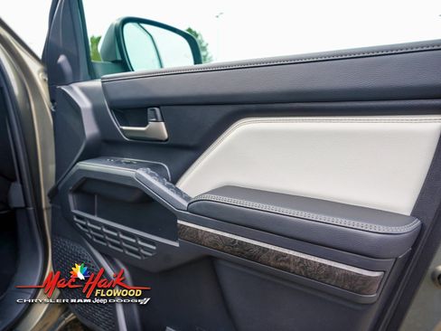 Used 2025 Toyota Tacoma Limited image 14