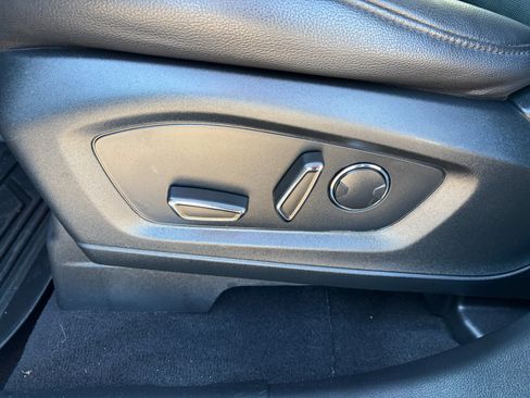 Used 2020 Ford Explorer Limited image 14