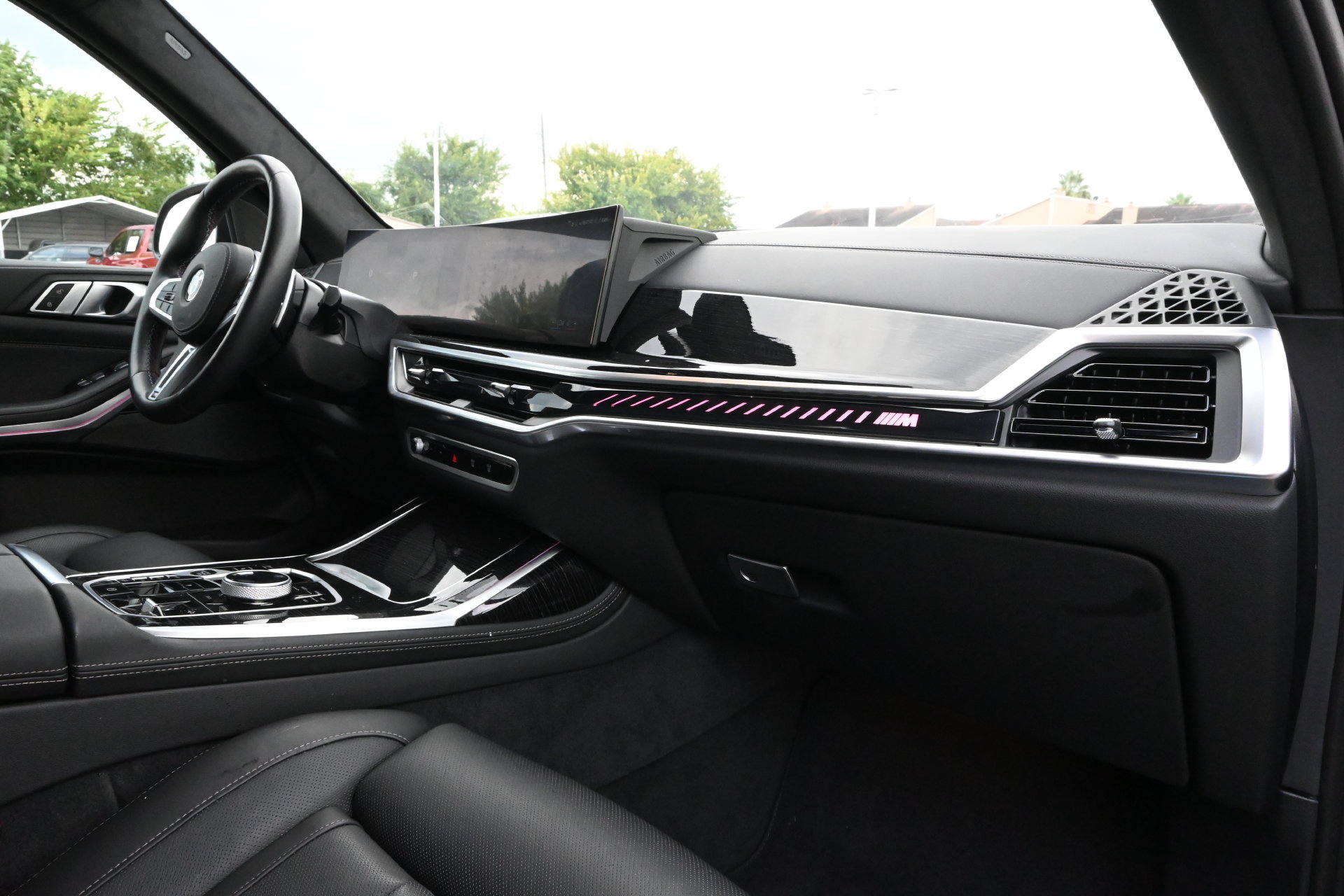 Used 2025 BMW X7 M60i AWD/4WD image 24
