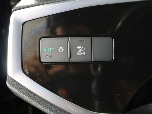 Used 2023 Audi Q3 2.0T Premium w/ Convenience Package AWD/4WD image 35