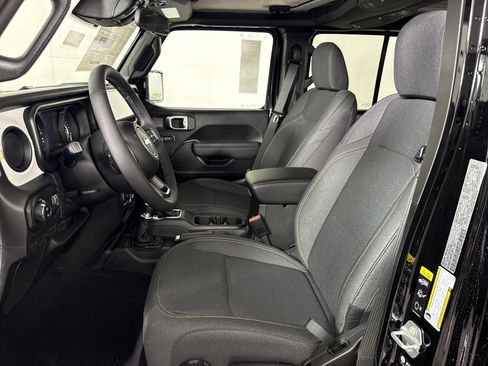 New 2026 Jeep Gladiator Sport image 12