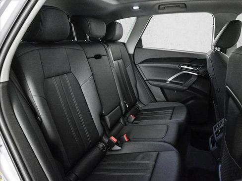 Certified 2025 Audi Q5 Premium w/ Convenience Package AWD/4WD image 21