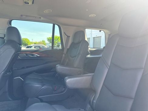 Used 2019 Cadillac Escalade Premium Luxury AWD/4WD image 14