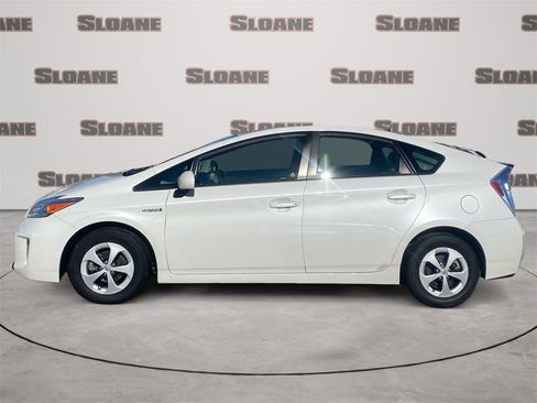 Used 2013 Toyota Prius Two image 2