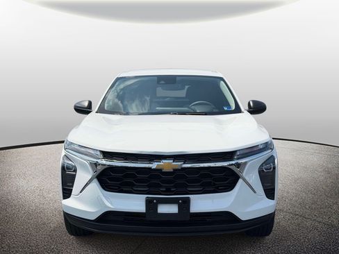 Used 2024 Chevrolet Trax LS FWD image 8