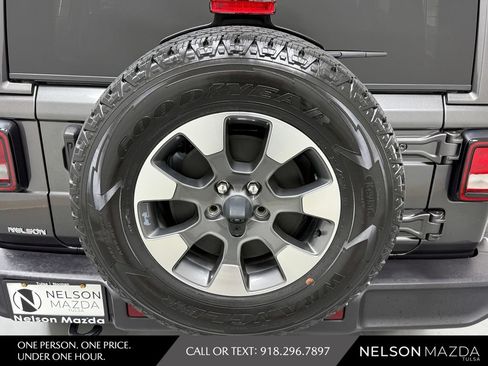 Used 2022 Jeep Wrangler Unlimited Sahara w/ Cold Weather Group AWD/4WD image 12