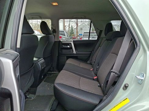 Used 2022 Toyota 4Runner Trail Special Edition AWD/4WD image 9