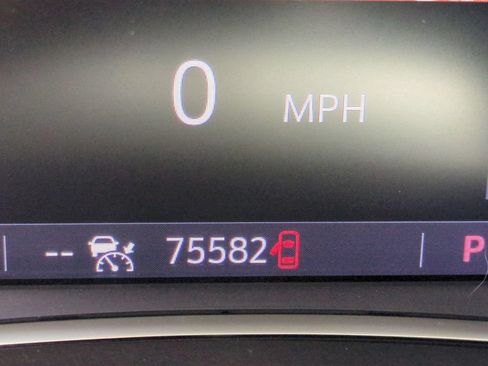 Used 2023 GMC Terrain SLT w/ Tech Package AWD/4WD image 16