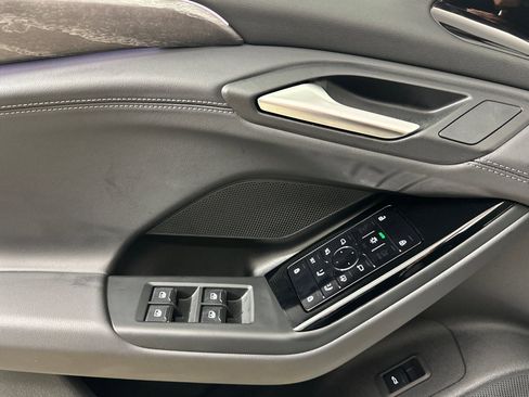 Used 2025 Audi A6 e-tron Premium w/ Convenience Package image 10