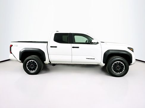Used 2025 Toyota Tacoma TRD Off-Road image 10