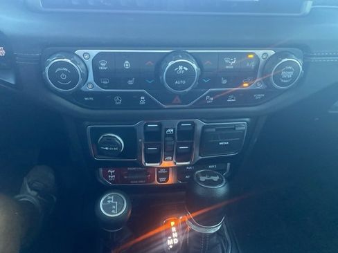 Used 2024 Jeep Wrangler Unlimited Rubicon w/ XTREMEE 35" Tire Package image 23