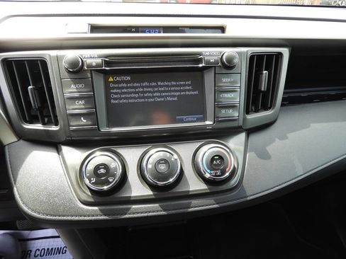 Used 2015 Toyota RAV4 LE w/ Four Season Floor Mat Package AWD/4WD image 46