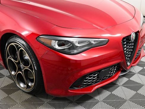 New 2025 Alfa Romeo Giulia w/ Driving Assist Package image 38