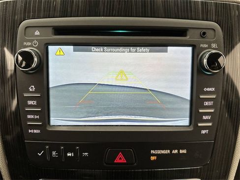 Used 2016 Chevrolet Traverse LT image 17